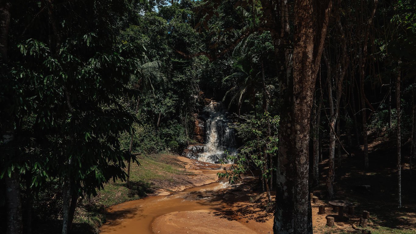 Pequena cachoeira na cidade de Matilde.