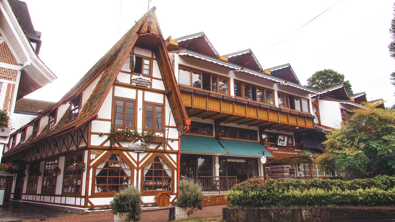 Casa com arquitetura típica de Campos do Jordão, na Vila Capivari, o melhor lugar para ficar em Campos do Jordão.