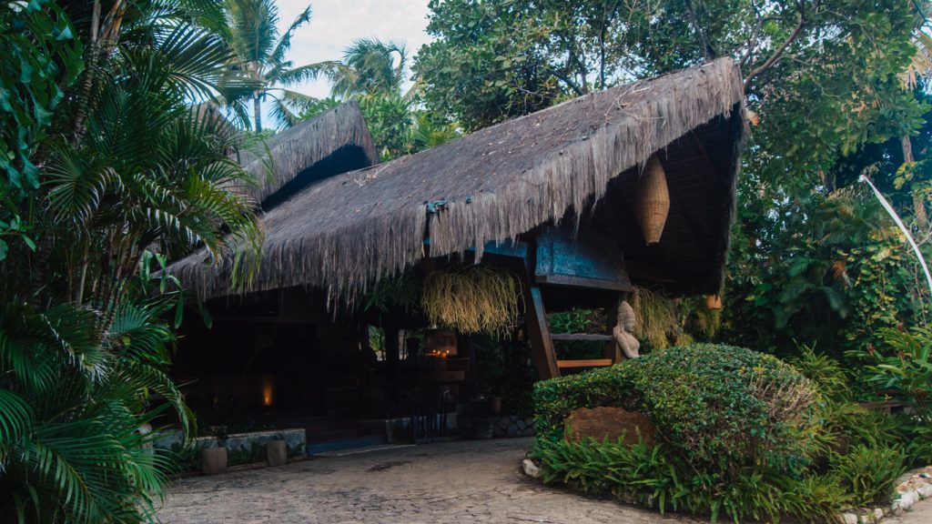 Entrada do Sombra e Água Fresca Resort, uma das melhores opções de onde ficar em Pipa.